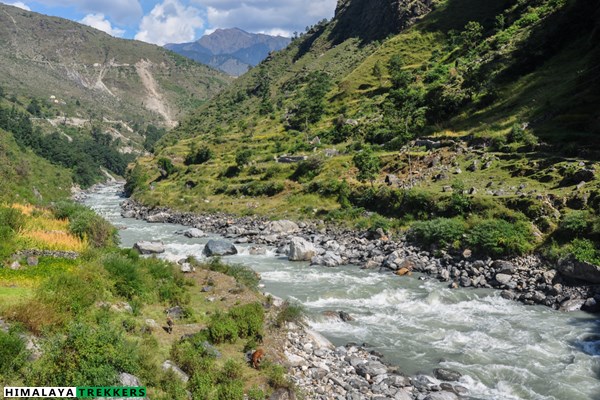 bhagirathi-river-sahastra-tal-trek