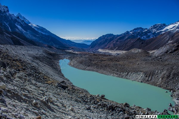 goecha-lake-on-goecha-la-trek