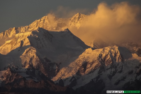 sunrise-on-kanchendzongha-at-sandakphu