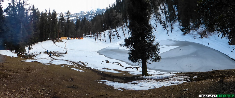 kedarkantha-trek-juda-ka-talab-campsite-panorama-view