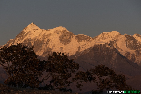 sunset-on-trishul-peak-from-brahma-tal-trek