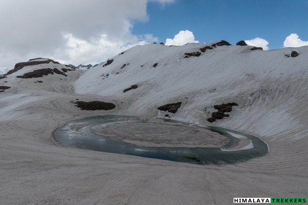 bhrigu-lake-frozen-in-summer