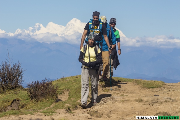 sandakphu trek himalayan trekkers