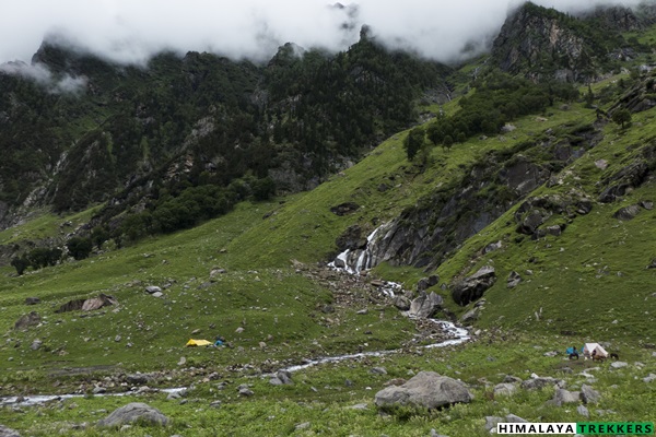 chhika-campsite-on-hampta-pass-trek