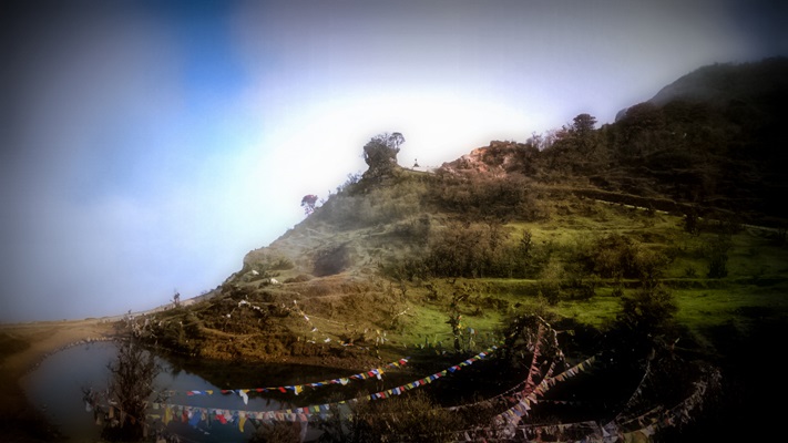 kalapokhri-lake-sandakphu-trek