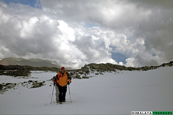 kaliheni-pass-trek-glacier