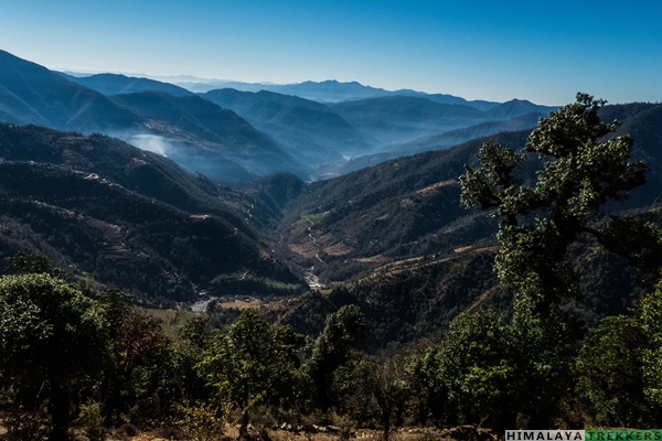 vast-valley-seen-from-brahmatal-trek