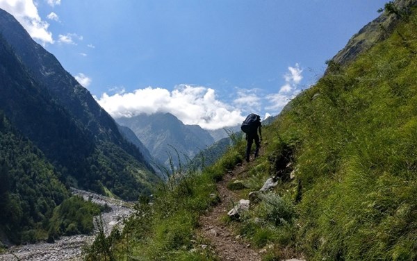 Climb to Khirao village