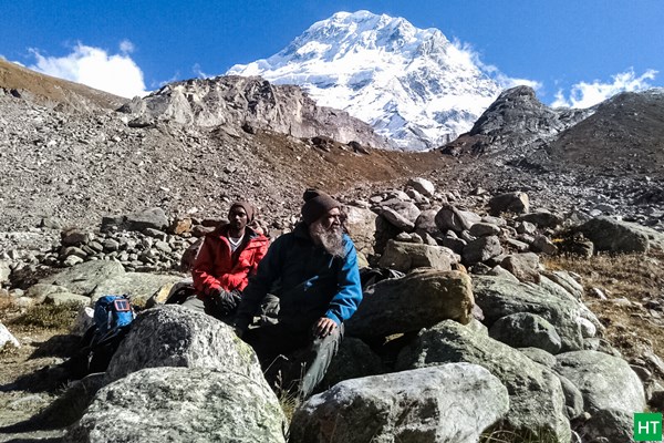 rest-during-hike-to-satopanth