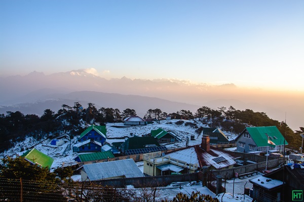 sandakphu-just-after-a-snowfall-in-spring-time-during-march