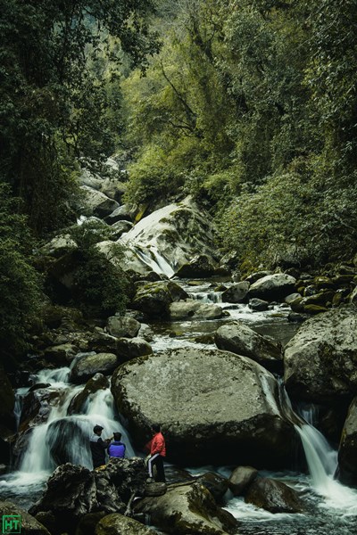 srikhola-waterfall-end-of-sandakphu-trek