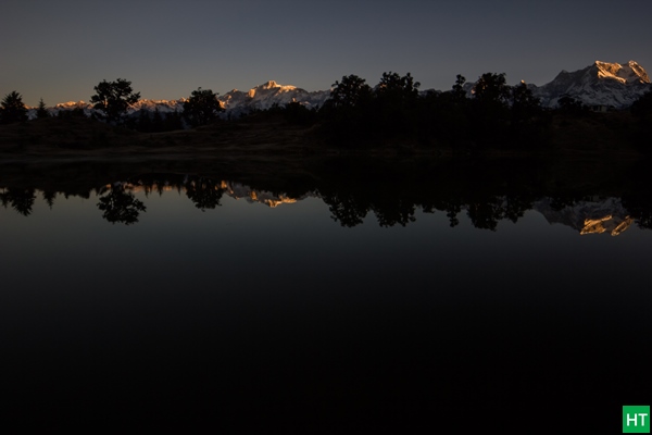 sunrise-at-deoriatal-chaukhamba-reflection