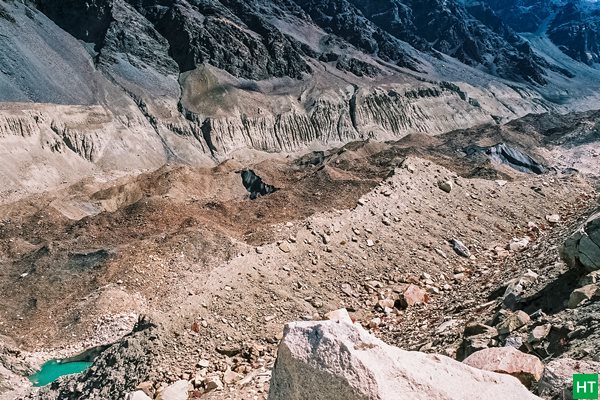 chaturangi-glacier-in-kalindi-khal-trek