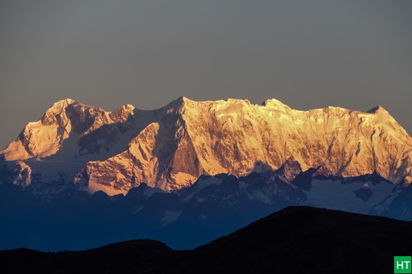 sunrise-on-chaukhamba-mountain-from-bedni-bugyal-top