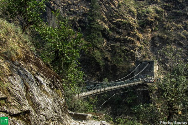 lord-curzons-bridge-at-jhinji-kuari-pass-trek