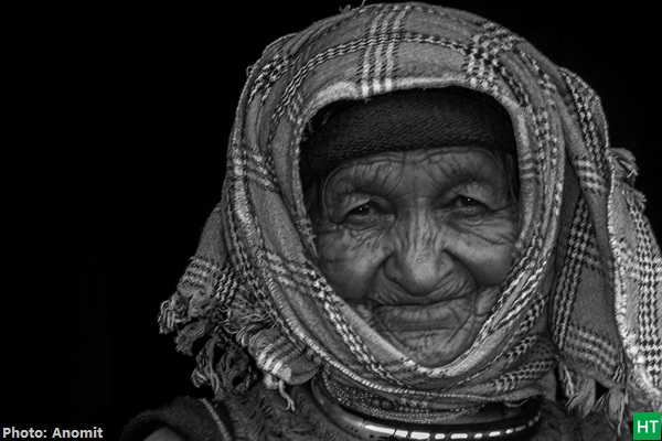 portrait-of-a-lady-at-ramni-village