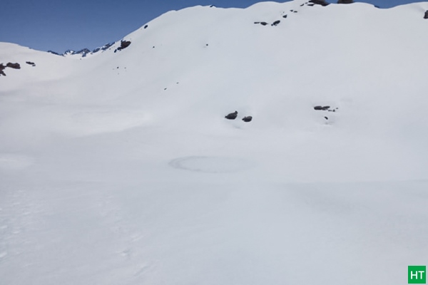 fully-frozen-bhrigu-lake-late-april-2019