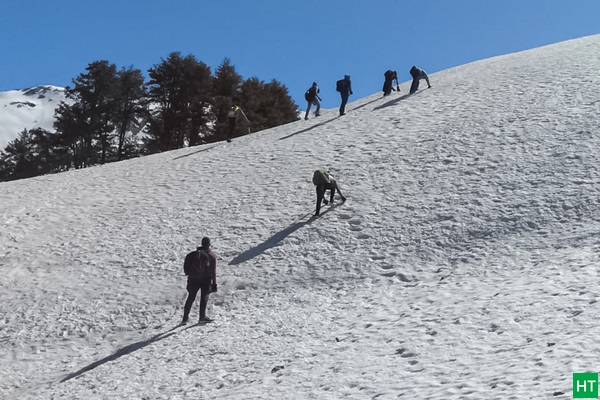 heavy-snow-hiking-above-manali