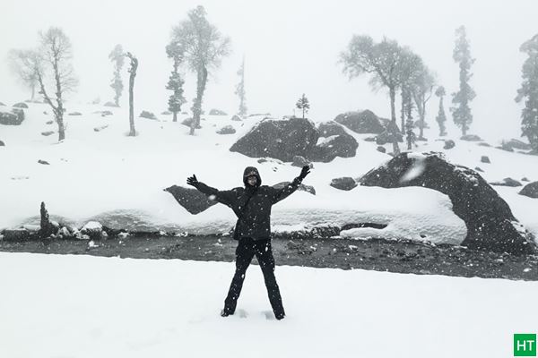 snowing-at-har-ki-dun-17th-april-2019