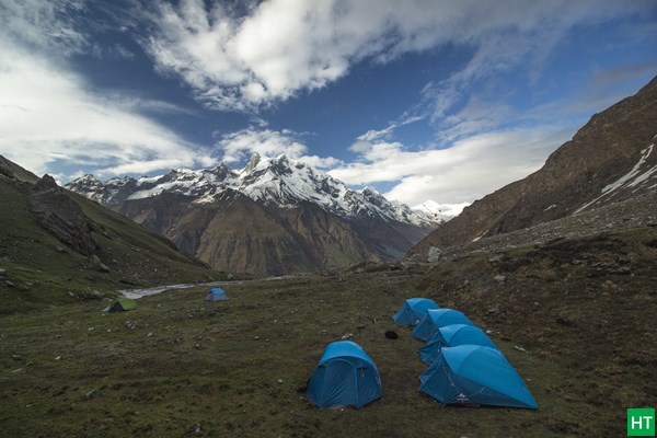 swargarohini-peaks-from-odari-camp