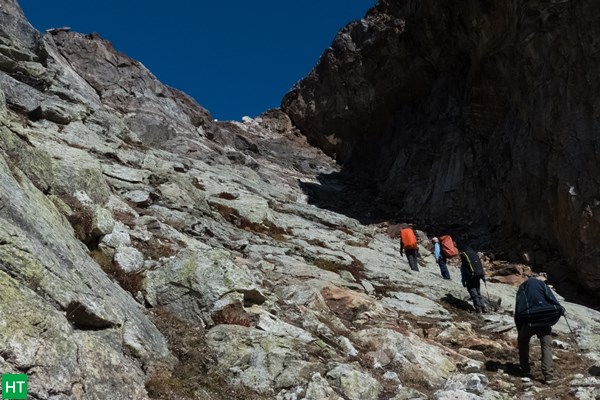 climb-to-parvati-gully-rock