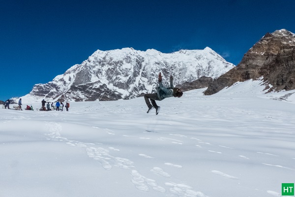 joy-in-front-of-chaukhamba-on-panpatia-glacier