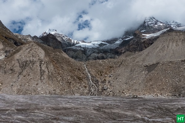 steep-climb-to-the-base-of-parvati-gully