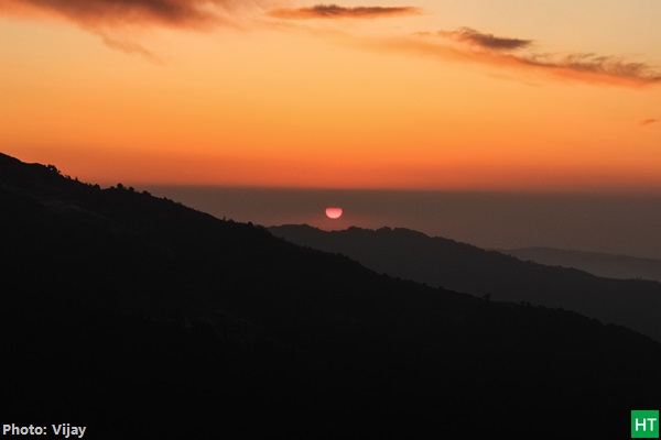 sunrise-from-jaubari-nepal-sandakphu-trek