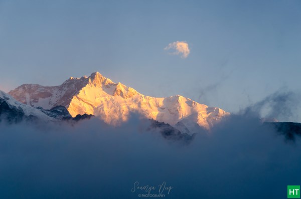 golden-hue-on-kanchenjunga