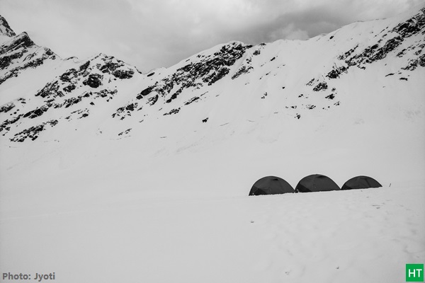 snow-camping-at-bali-pass-base