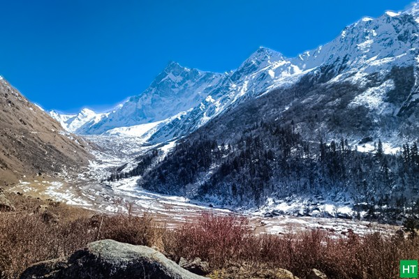 har-ki-dun-valley-in-spring-with-snow