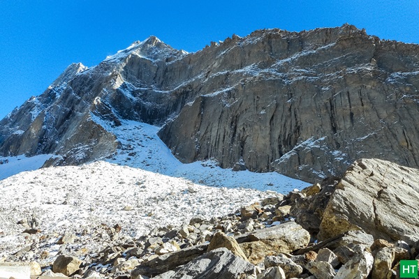 tamadong-peak-on-the-left
