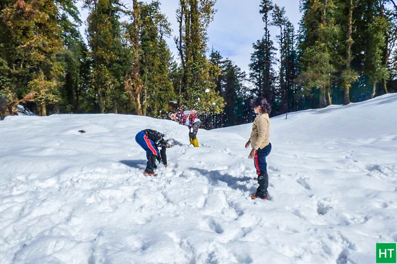 kedarkantha-trail-walk-snow-fun-in-winter