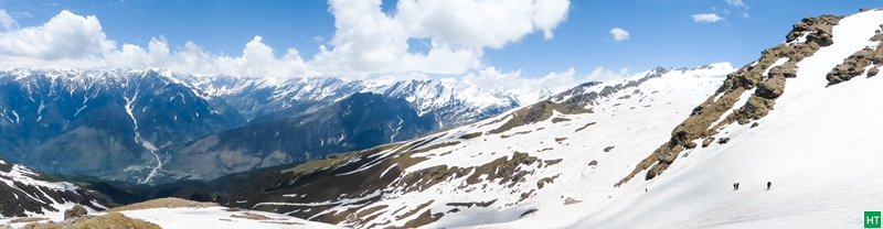 panoramic-view-of-mountains-during-bhrigu-lake-trek