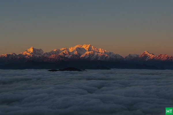 sleeping-buddha-from-sandakphu-during-sunset