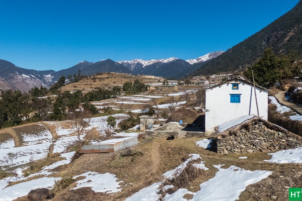didna-village-in-winters-with-snow