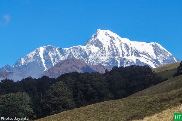 nandaghunti-mountain-from-ali-bugyal-forest-camp