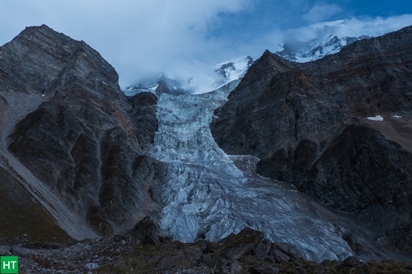 icefall-around-homkund