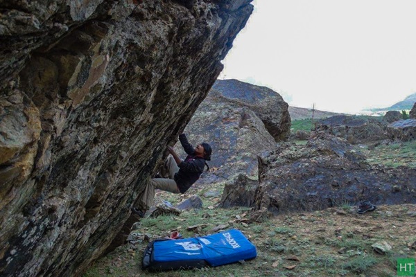 bouldering-at-suru