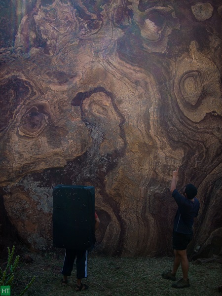 painted-slab-rock-climbing-in-badami