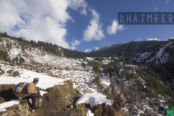 dhatmeer-village-in-winters-after-snowfall