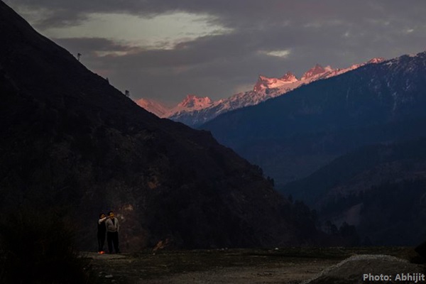 snow-peaks-and-mountains-around-sankri