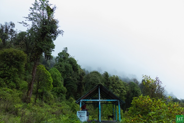 view-point-on-the-way-to-maenam-top