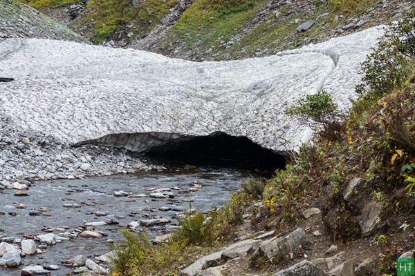 approaching-the-snow-bridge-over-rupin