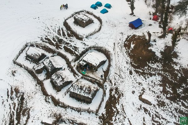 aerial-drone-view-of-goi-campsite