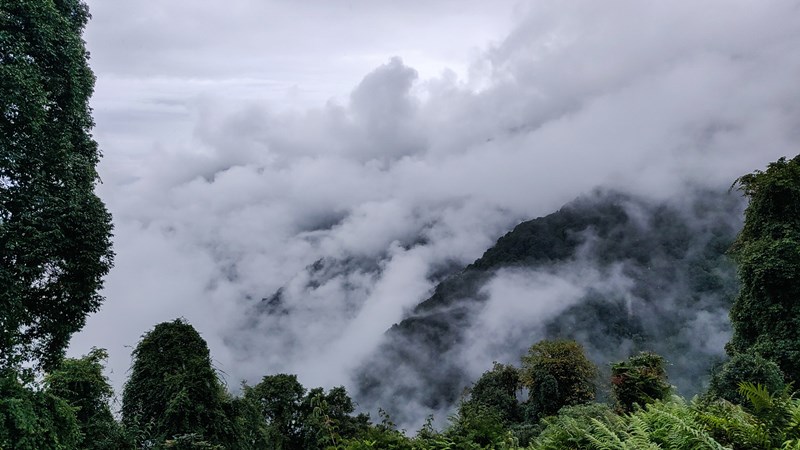 cloud-covered-bakhim-valley