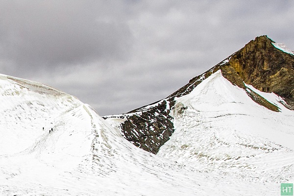 final-climb-to-reach-parangla