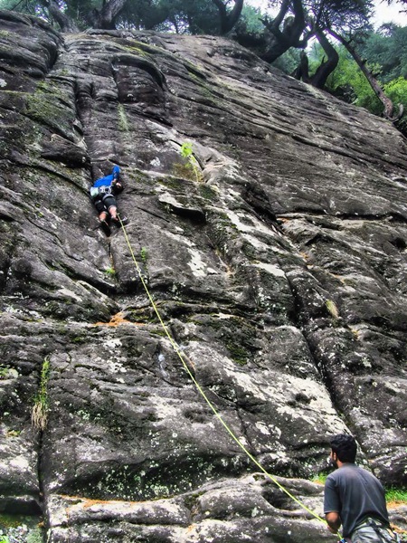 lead-belaying-during-sports-climbing