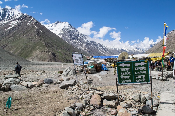 batal-on-manali-kaza-road