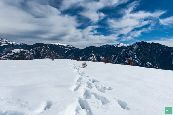 ajantop-beside-lohajung-full-with-snow